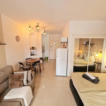 Stylish With King-size Bed And Ocean View, Paraiso 209 Nyaraló