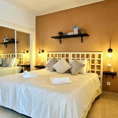 Holiday home Stylish With King-size Bed And Ocean View, Paraiso 209 *