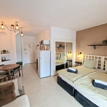 Holiday home Stylish With King-size Bed And Ocean View, Paraiso 209 *