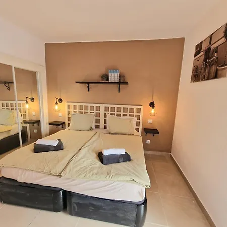 Stylish With King-size Bed And Ocean View, Paraiso 209 Дом отдыха Адехе