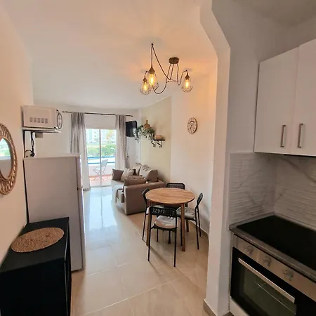 Stylish With King-size Bed And Ocean View, Paraiso 209 *
